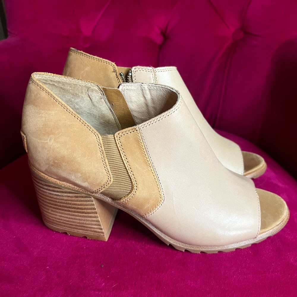 Sorel Maria Ankle Bootie, new without tags, Size 10